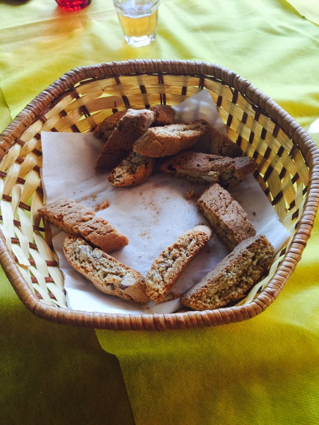 Almonds cookies. Meant to be sopped up in the dessert wine. YUM!!!